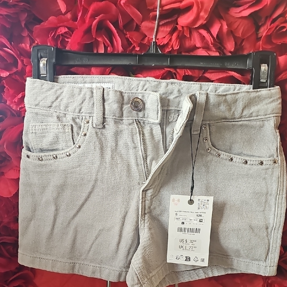 Zara NWT Girls Stylish Gray Denim Shorts With Studded Pockets Size 8